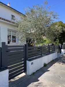 portillon, portail et clôture assortis aluminium - modèle EMERAUDE