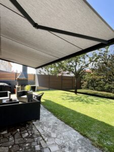 STORE BANNE HEMERA AVEC LAMBREQUIN
